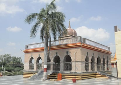 After 75 days, religious places, temples, mosques and gurudwaras will open from today.