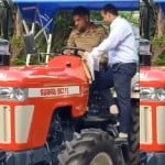 MS Dhoni Swaraj Mahindra Tractor