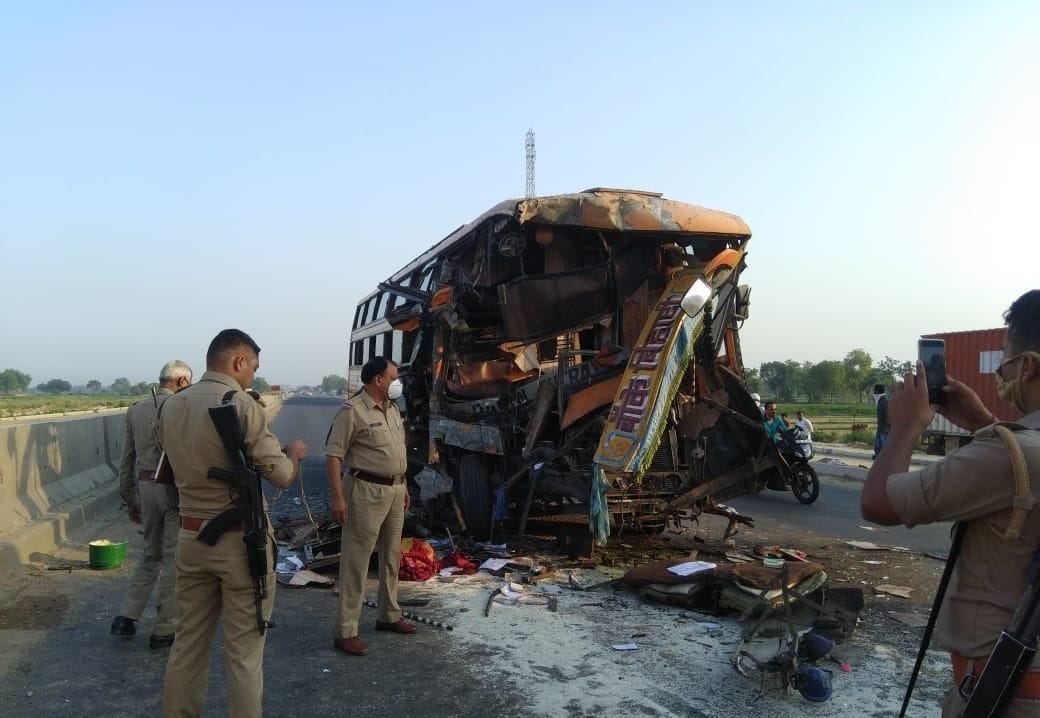 labour got accident in bus accident