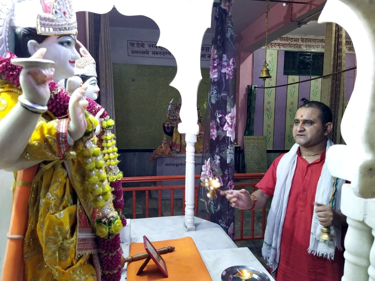 The devotees reached the temple by hand sanitizing, did not offer Prasad