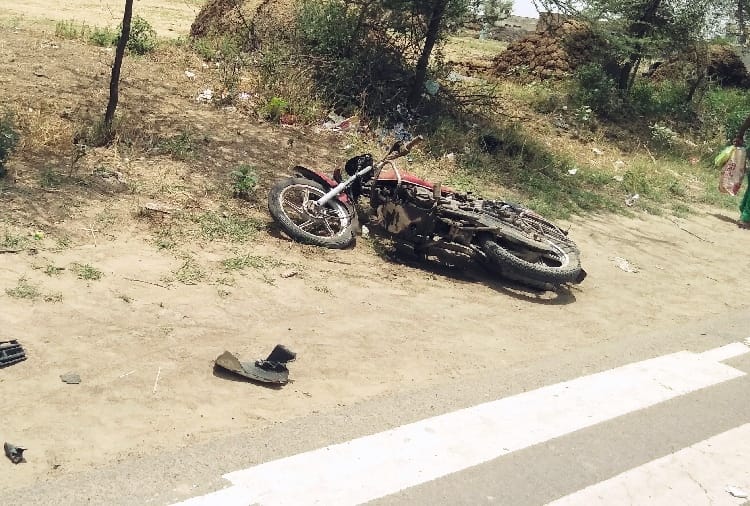 Three died in road accident including Mother and son near Agroha