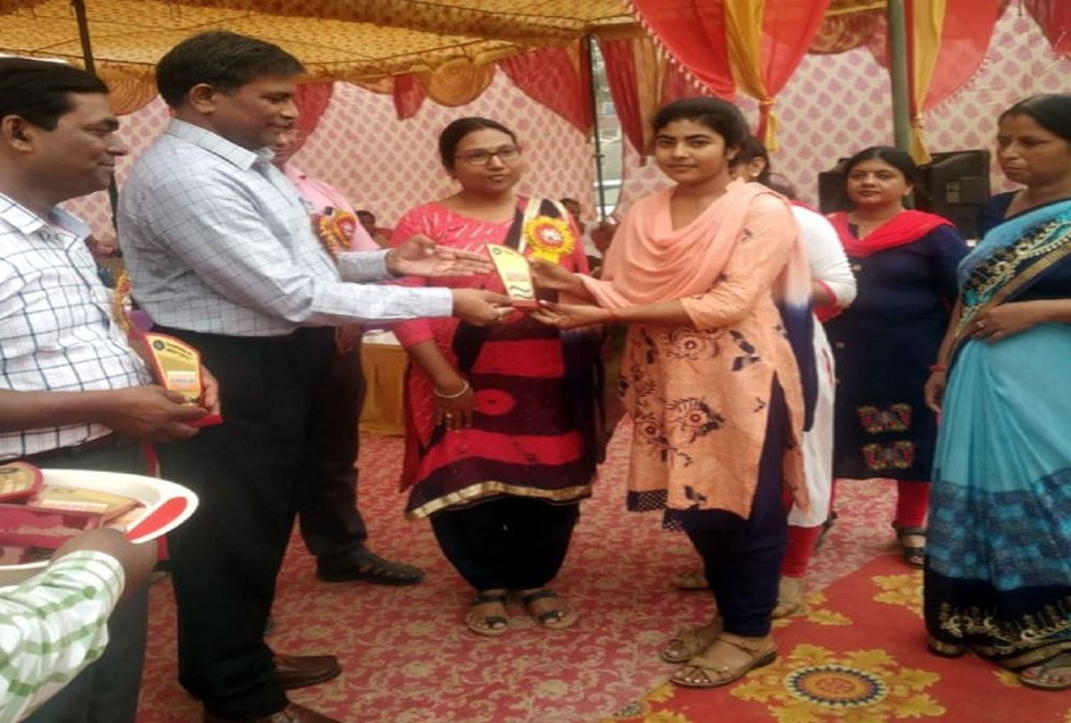 Anamika Shukla Was Rewarded By Cdo In Cultural Events