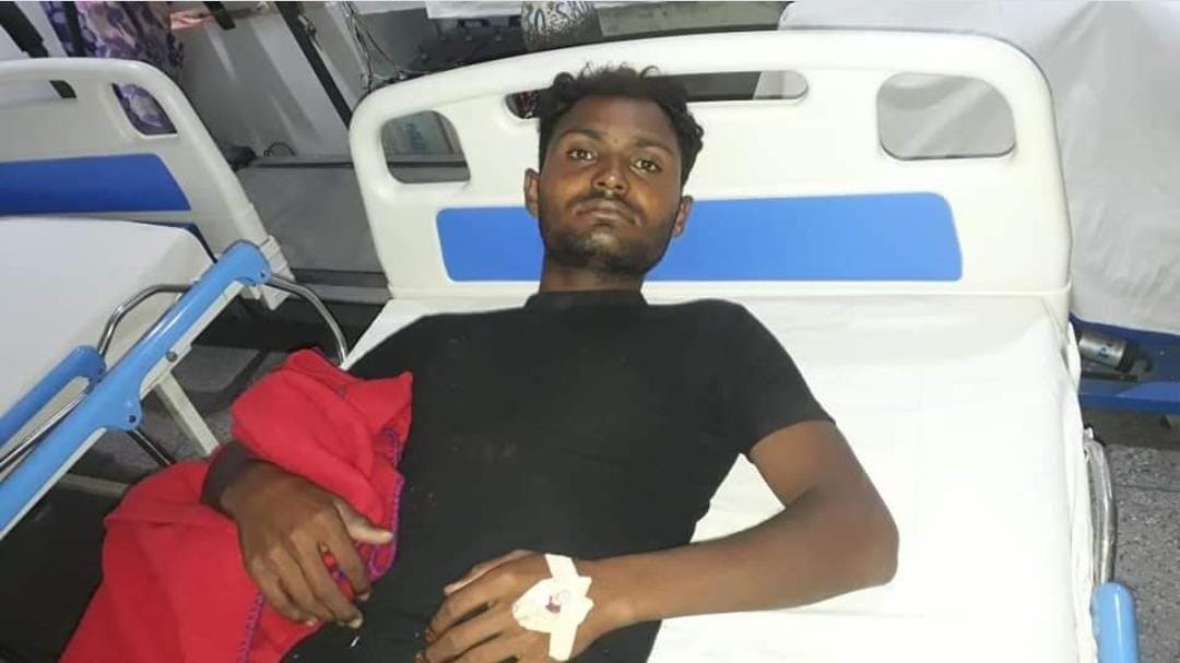 In the encounter, a reward of 20 thousand rupees injured due to bullet shooting