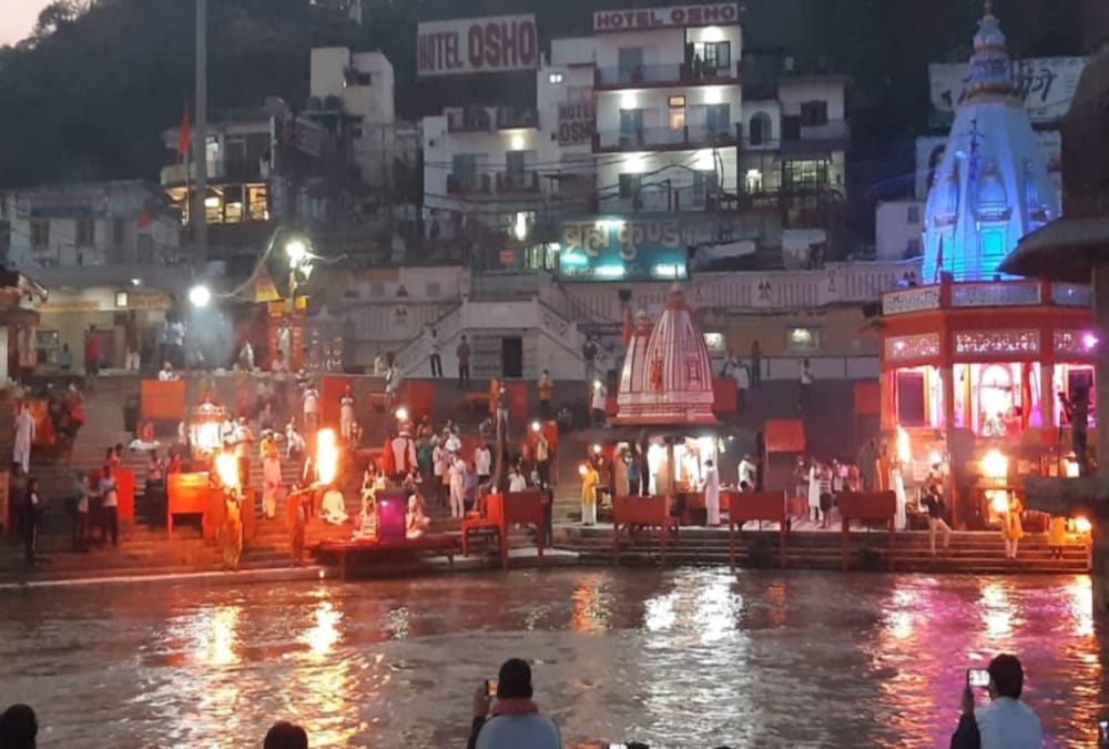 Unlock-1 In Uttarakhand: Devotees took holy bath in ganga har ki pauri, see ganga arti with social distancing