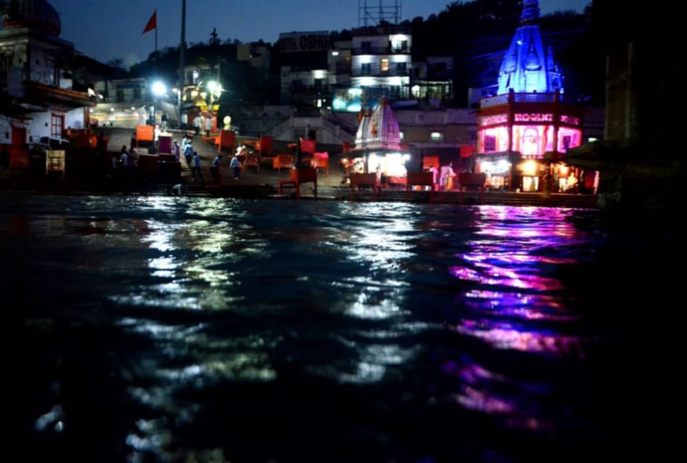 Unlock-1 In Uttarakhand: Devotees took holy bath in ganga har ki pauri, see ganga arti with social distancing