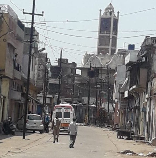 Hathras: After the death of old, the whole family reached the district hospital to get corona examined