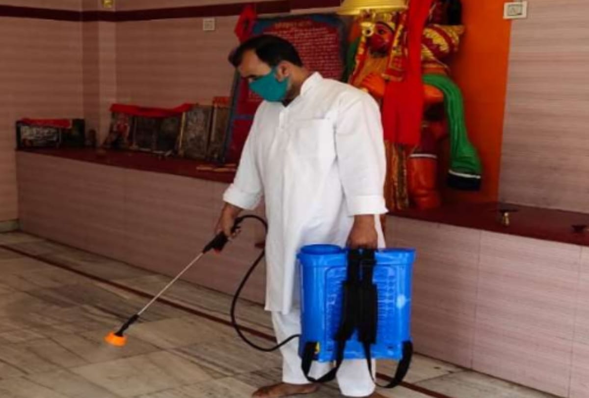 muslim councilor sanitized gorakhpur Masjid and Temple