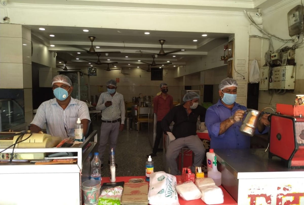 coronavirus outbreak 5 risk during eating food in restaurant