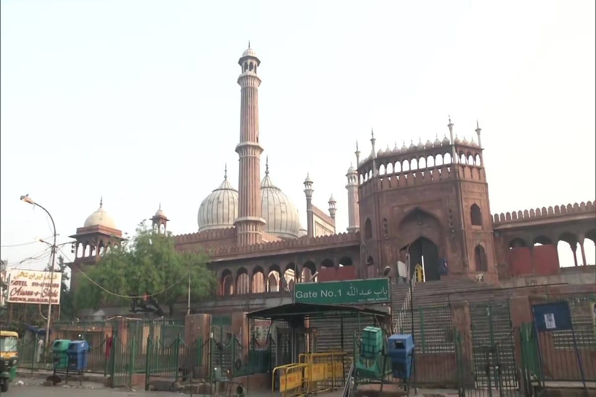 Ban on entry of girls in Jama Masjid lifted