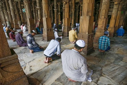 Shopping malls, shopping centers and religious places reopen in unlock 1, know how was the situation on the first day