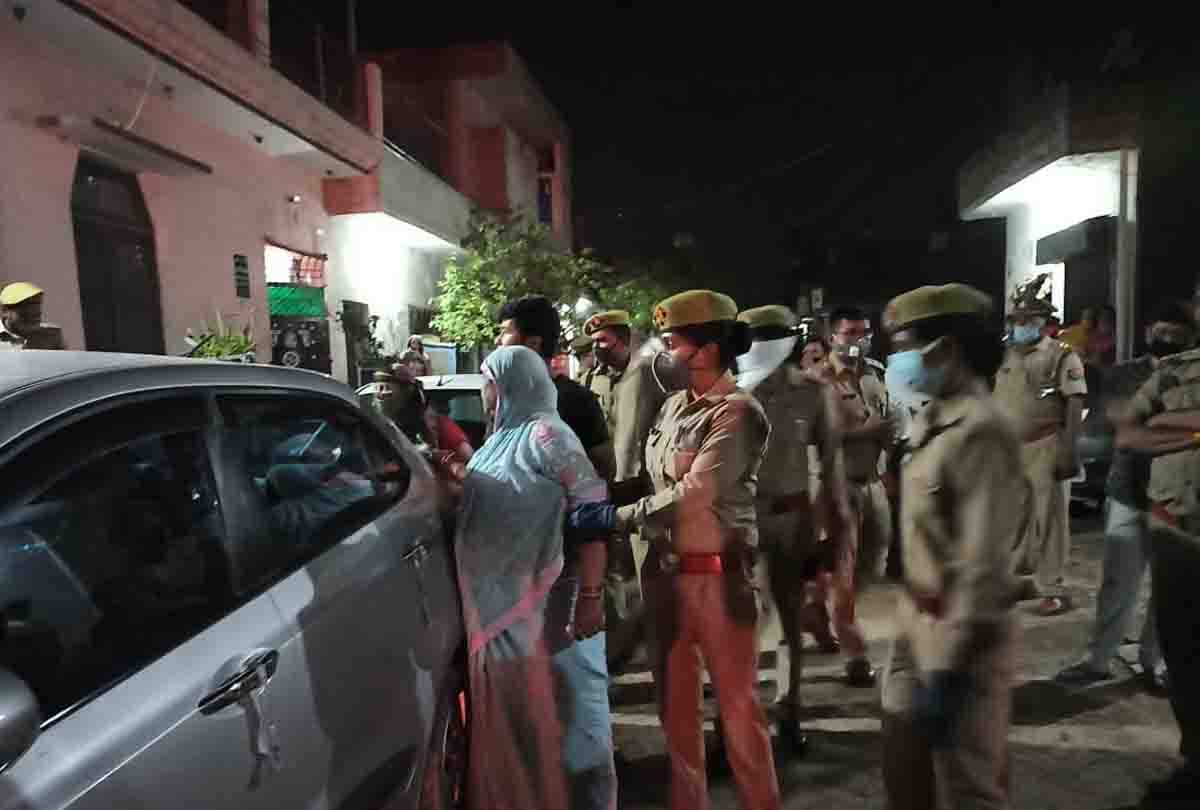 Unnao : Neighbor shot if asked to remove car parked on way