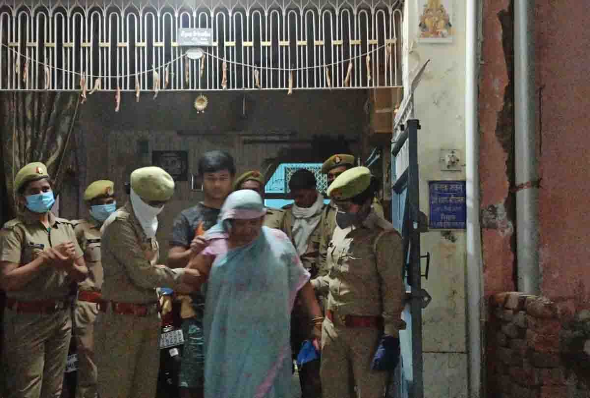 Unnao : Neighbor shot if asked to remove car parked on way