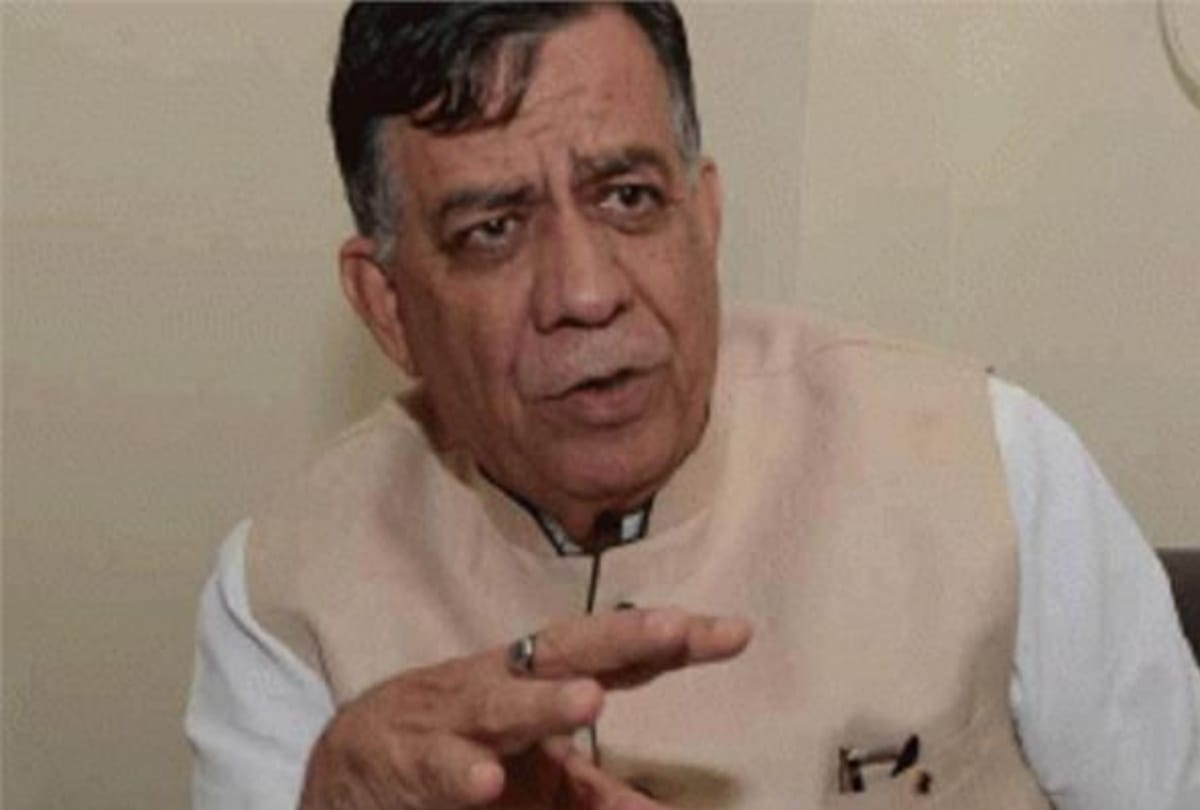 Industrial Development Minister Satish Mahana targets Congress during Video conference in Gorakhpur