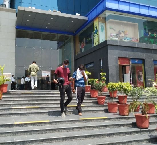 आज से खुलेंगे शॉपिंग मॉल, धार्मिक स्थलों के लिए करना होगा इंतजार Shoping Malls Will Open