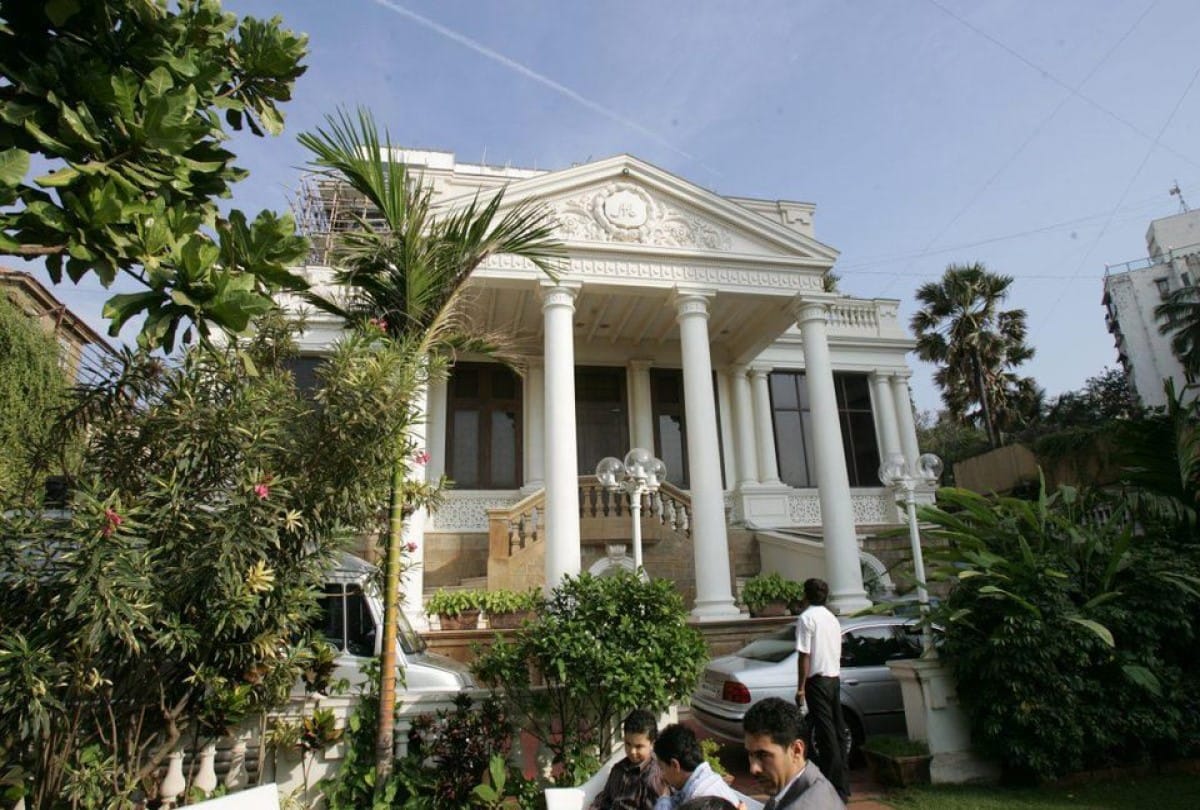 Amitabh bachchan jalsa to ambani antilia here Mumbai most expensive homes