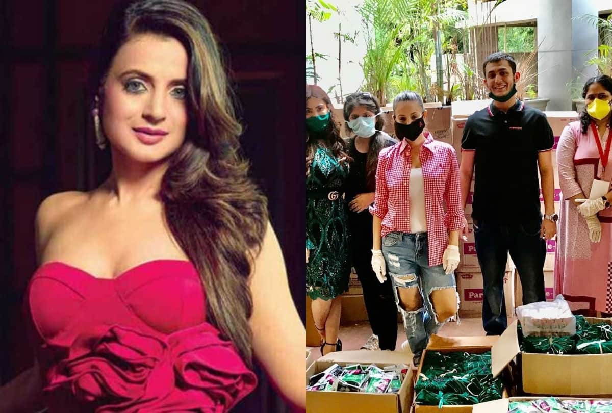 Amisha Patel birthday she distribute Sanitary Napkin and mask on her birthday