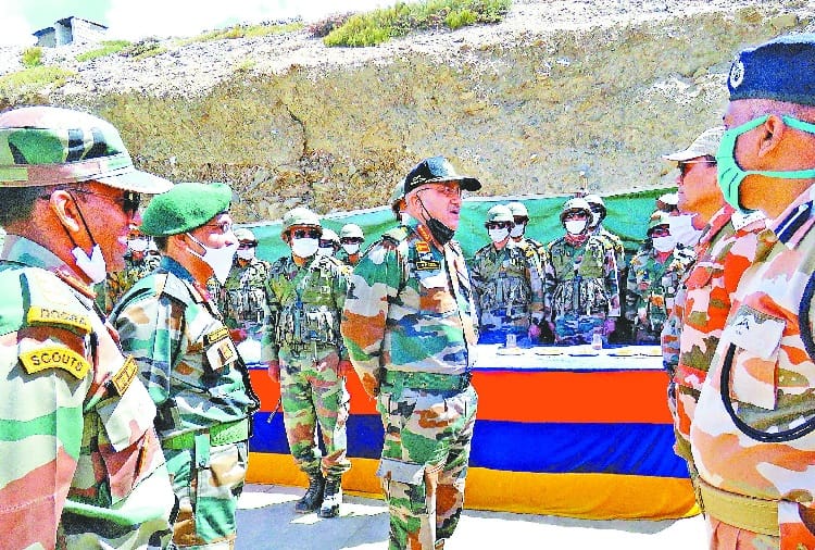 Army Commander saw army's preparations on North China borders