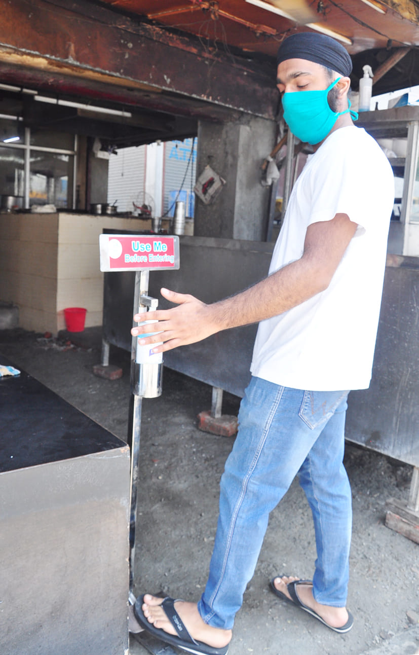 Dhabas and hotels open amidst confusion
