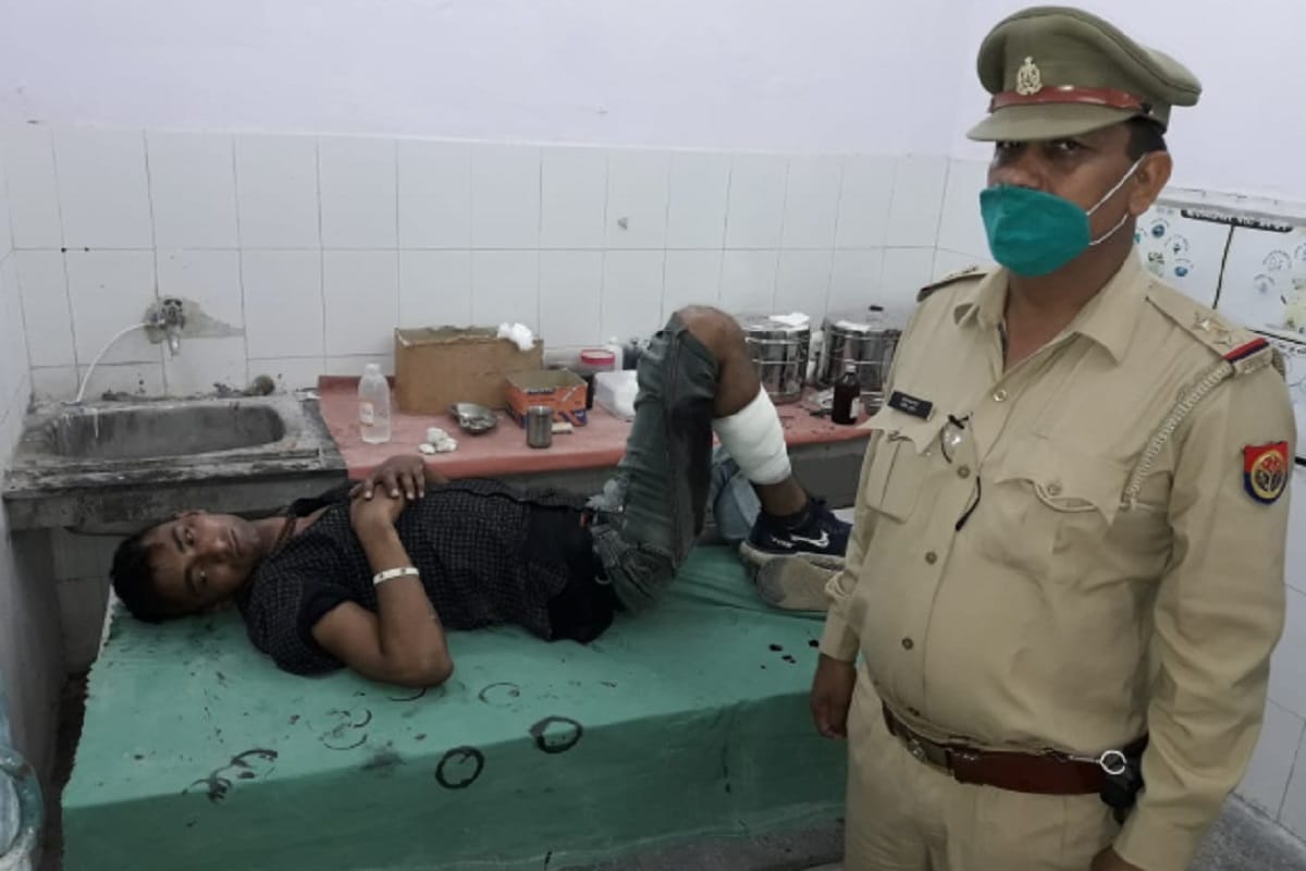 A criminal injured in encounter and arrested by police Baghpat in Uttar Pradesh