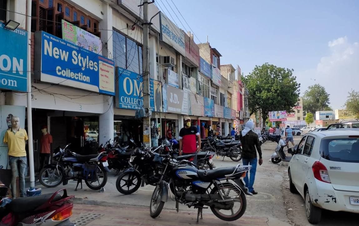 unlock, rush in market, customers, rewari