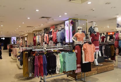 lucknow malls opened and customers did not reach