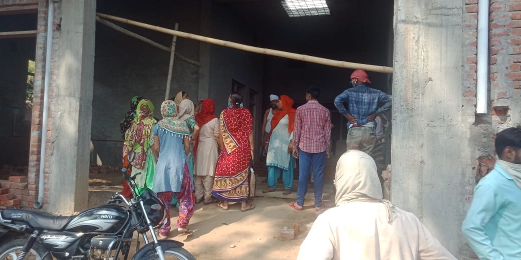 Youth collided with 33 thousand line in under construction house, body caught fire
