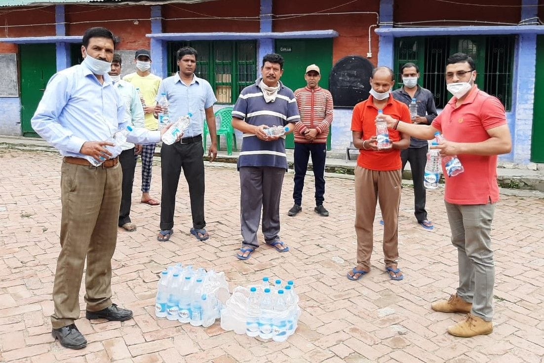 mallikaajurn vidyaalay ke kvaaranteen kendr mein paanee kee kamee se dikkaten