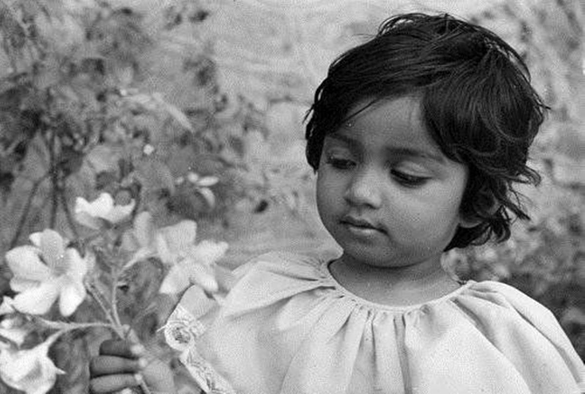 unseen photos of bollywood singer: You Should Watch Atleast Once
