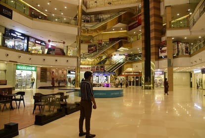 lucknow malls opened and customers did not reach
