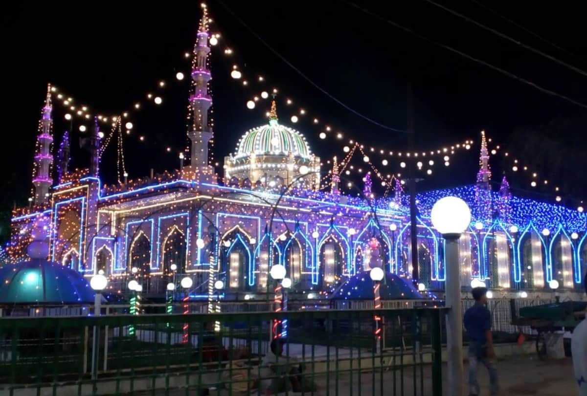 special story of Munshi Premchand story Eidgah Mubarak Khan Shaheed Dargah