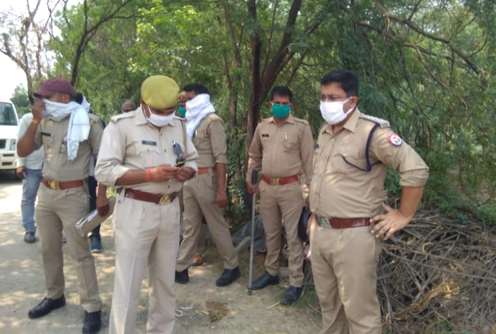 A man murdered his daughter because she wanted to marry with her choice man in Amethi.