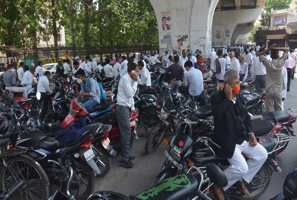 Allahabad High Court: Open court hearing begins with social distancing