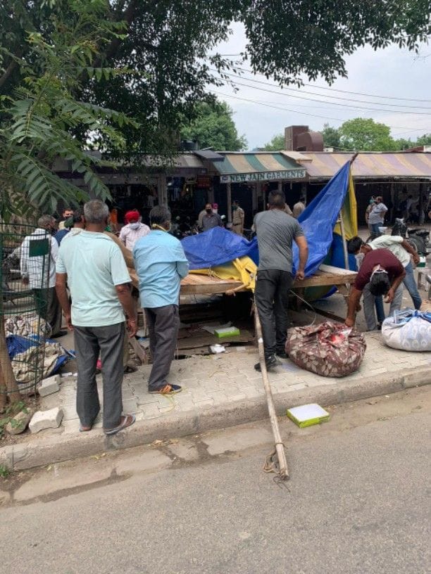 The corporation removed 14 illegal vendors sitting in Sector-19 for years