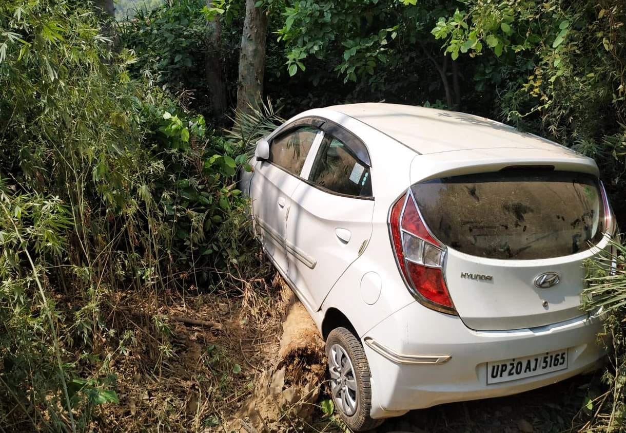 Two cleaning workers died in a road accident