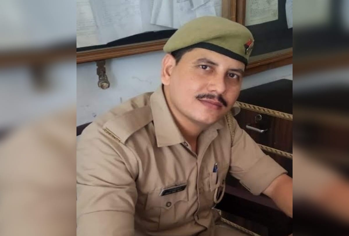 Agra Police Constables Donate Blood Safe Lives Of Patients In Lockdown