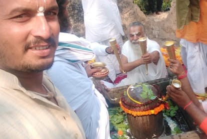 Ayodhya Mahant Kamal Nayan Das Kuber Tila Ram Janmabhoomi premises rudrabhishek