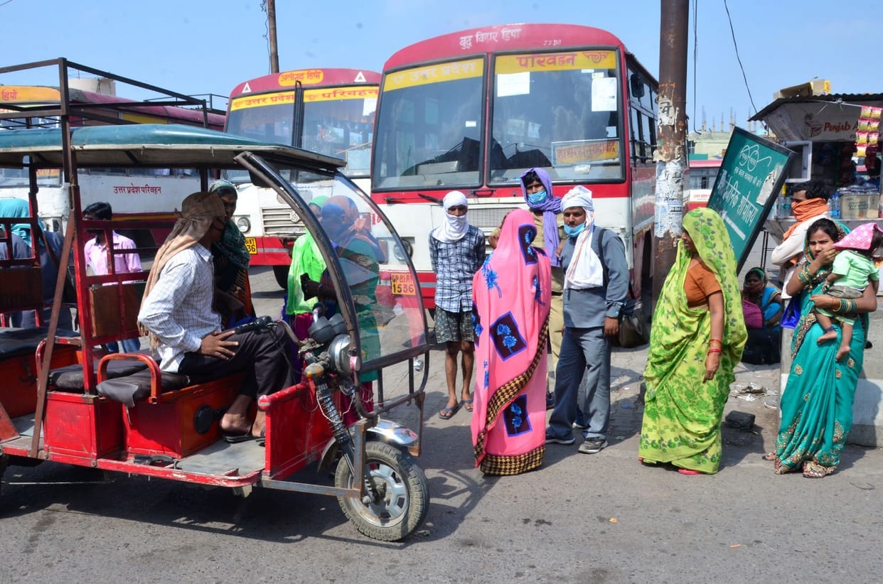 Aligarh: Roadways are not getting passengers due to fear of Corona