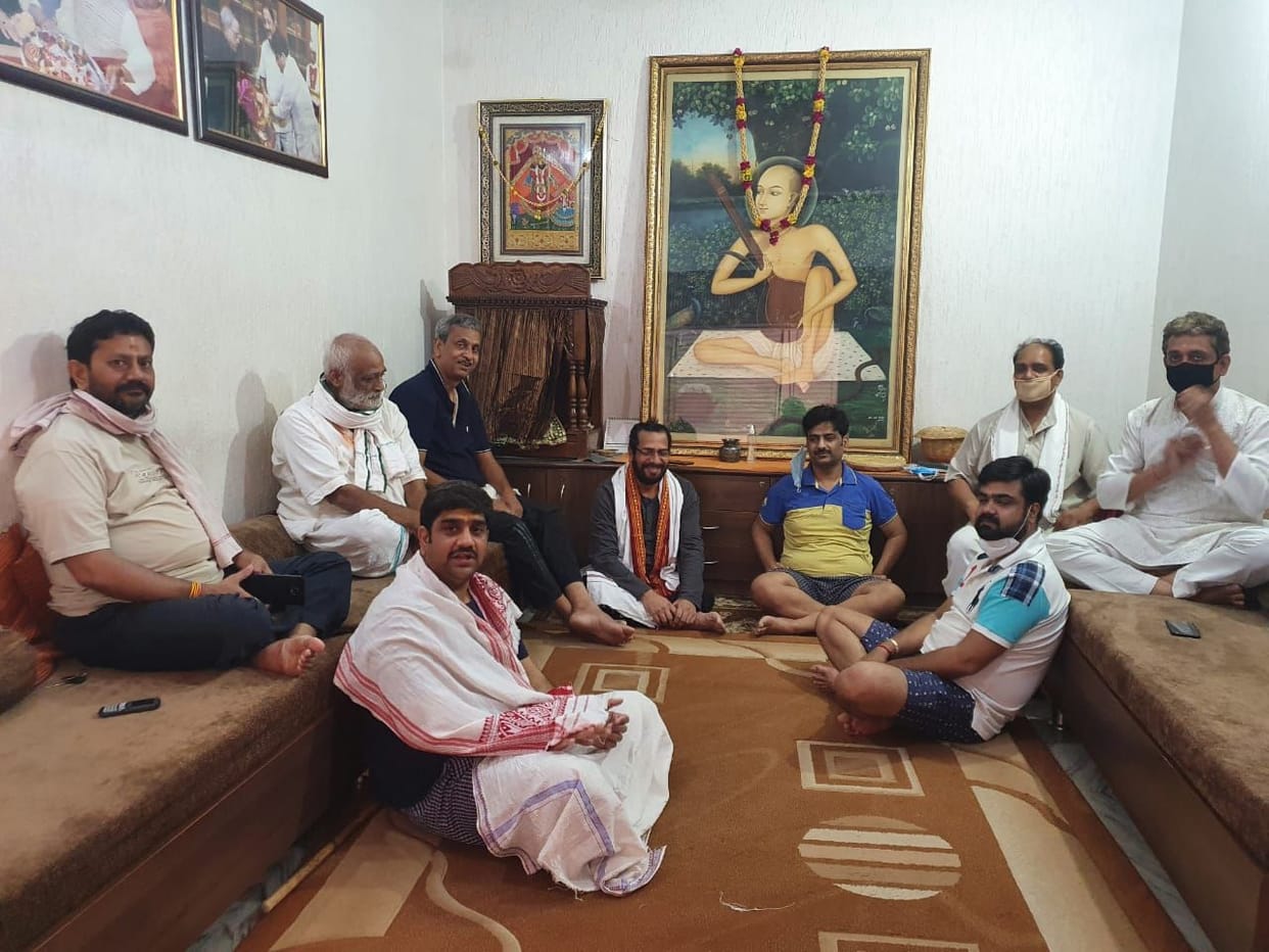 banke, bihari, tempile, bhoog, praad, vrindavan