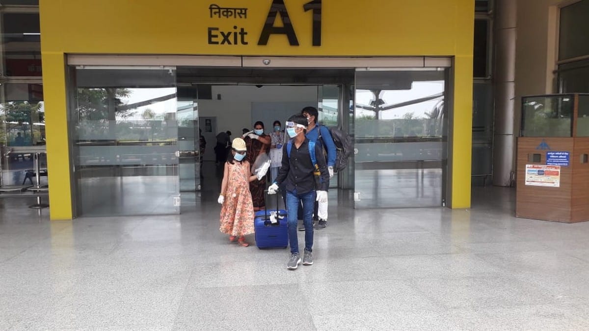 Indigo flight reached Varanasi from Mumbai with 354 workers