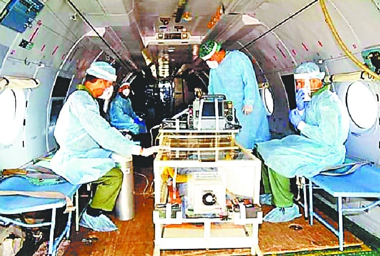 Indian Air Force Invents Airborn Rescue Pod for Isolated Transportation of Corona Patients