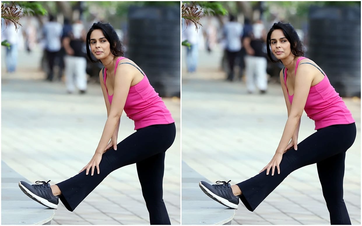 Mallika Sherawat doing exercise in Bandra amid Lockdown Fans Says Setting a wrong example