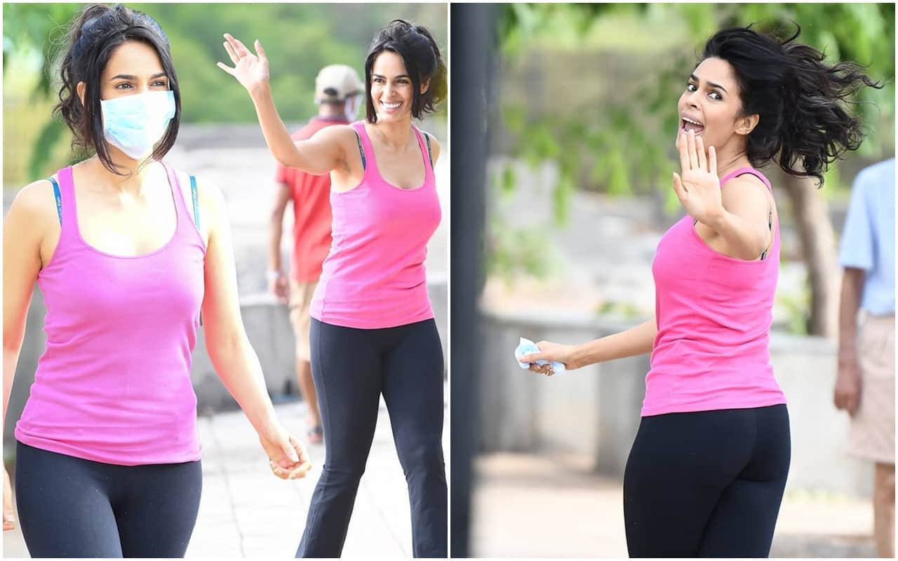Mallika Sherawat doing exercise in Bandra amid Lockdown Fans Says Setting a wrong example