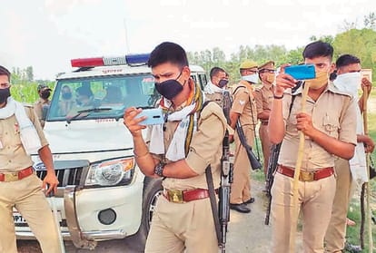 Pratapgarh: Omprakash Rajbhar, going to Govindpur village, stopped other leaders, no more than police
