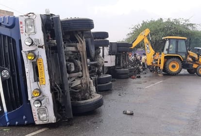 Gas tanker car overturned, driver and school's PRO dead