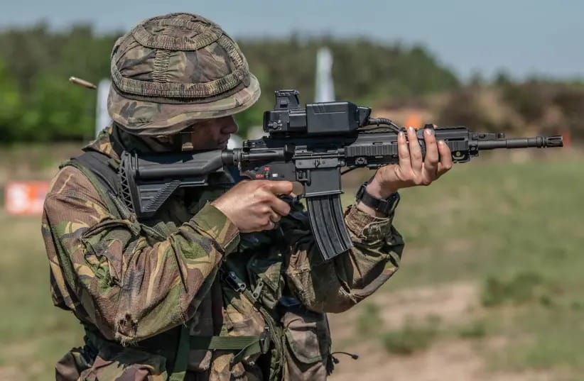 america test a new electronic rifle which works on the traces of the target