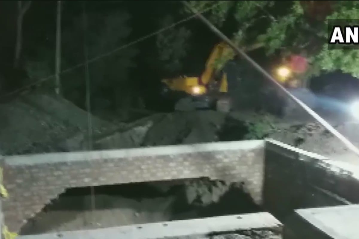 Four labourers die while constructing well in MP village