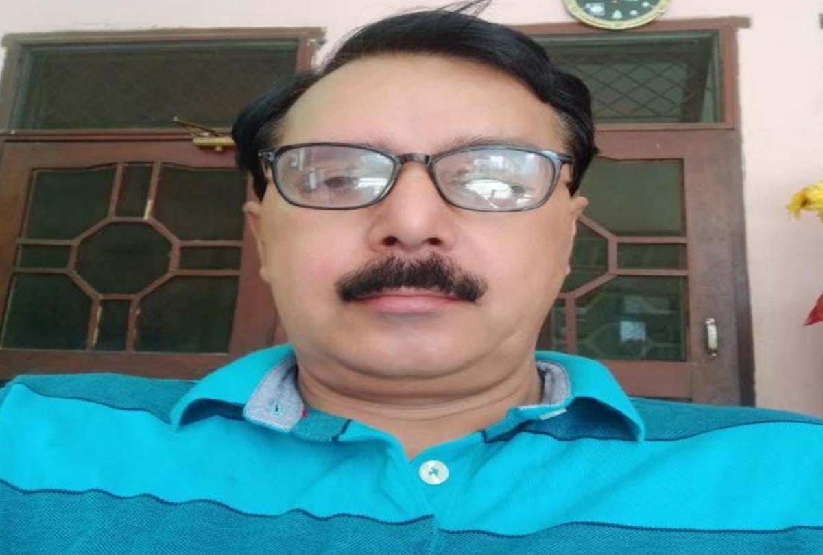 Robbery from Block Education Officer on GT Road kannauj