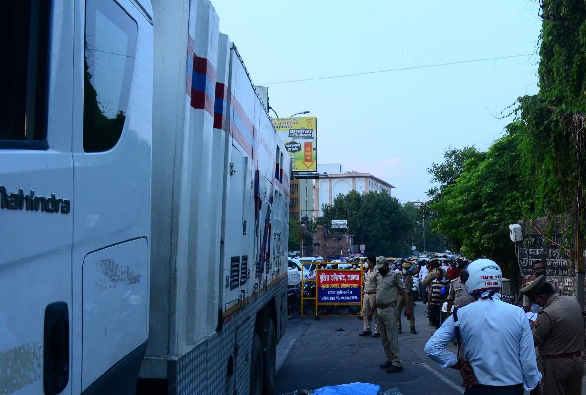 a lady died in road accident in lucknow
