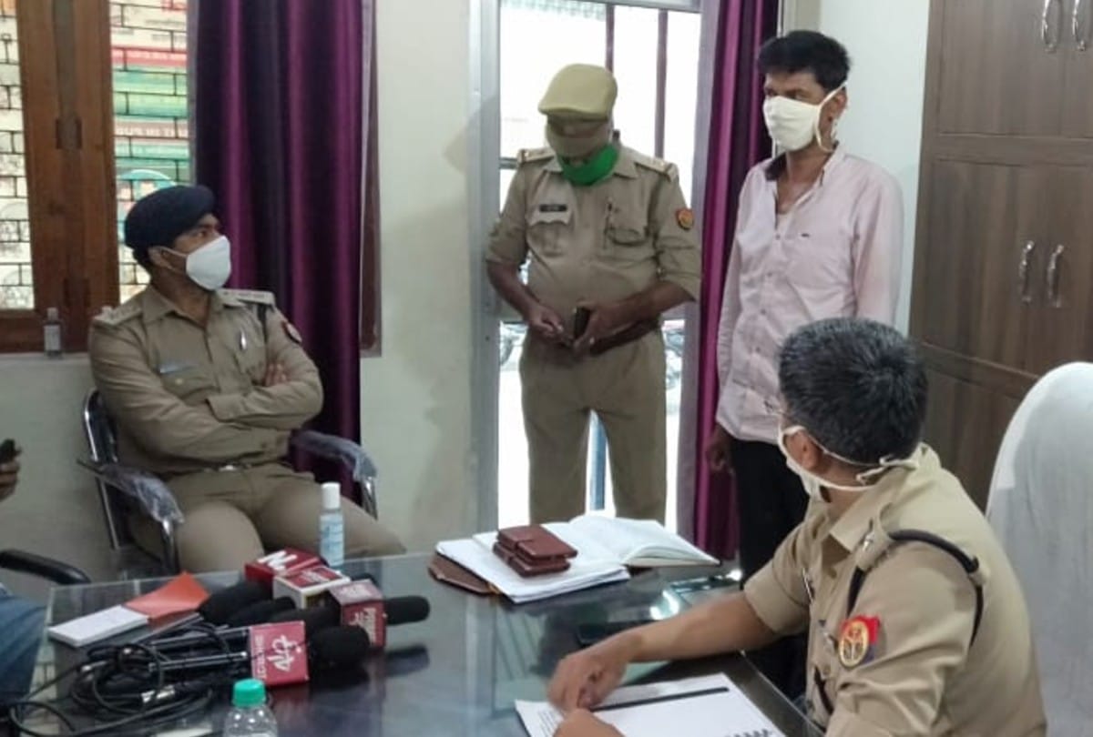 anamika shukla teacher case one accused arrested by kasganj police