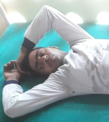 Two prize crooks injured in an encounter